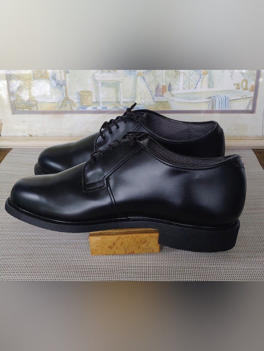 Women's Bates "Uniform Oxford" Black Polished Leather Shoes. Wide. Size 10.5W. - Picture 3 of 10